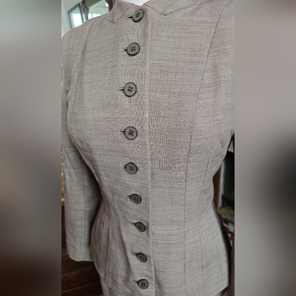 1940's Virgin Wool Suit by Handmacher for Faye's Alhambra - Picture 2 of 16